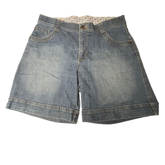 Wrangler 10 Medium Denim Shorts Floral Waistband Y2K Western Vibes - Picture 1 of 9